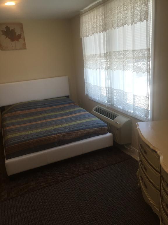 Misquamicut Beach Front Inn Westerly Buitenkant foto