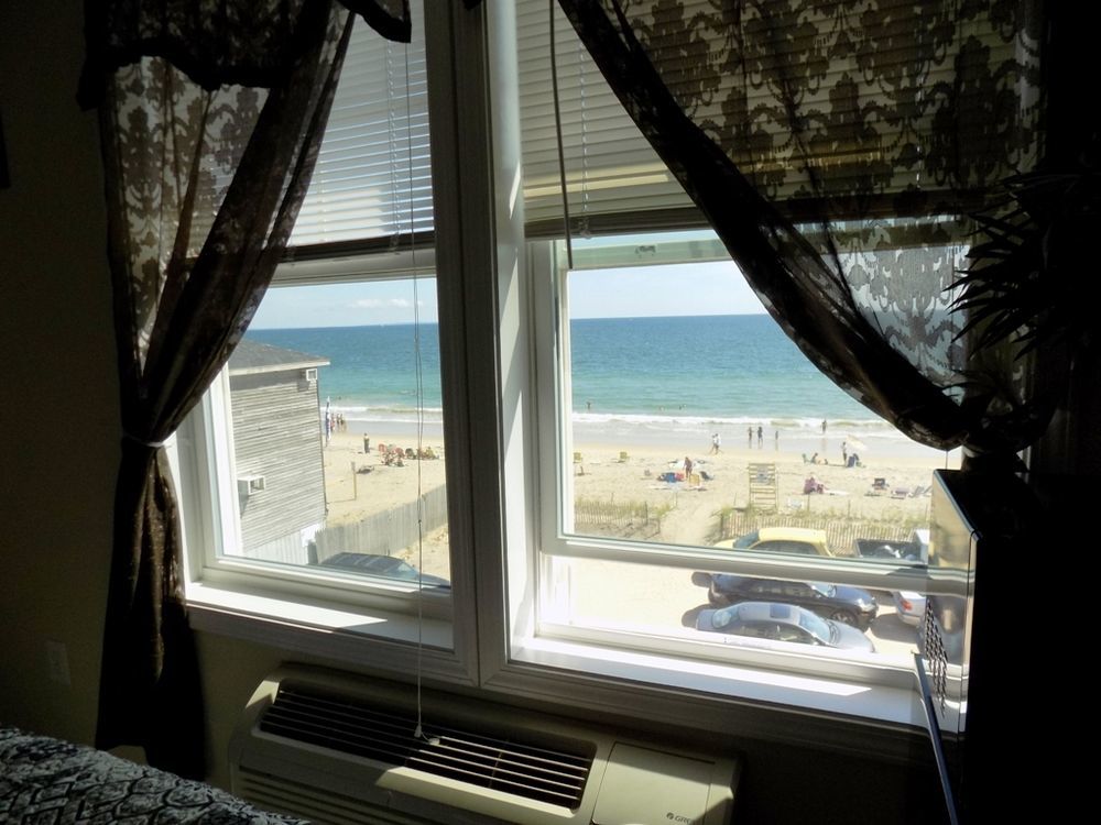 Misquamicut Beach Front Inn Westerly Buitenkant foto