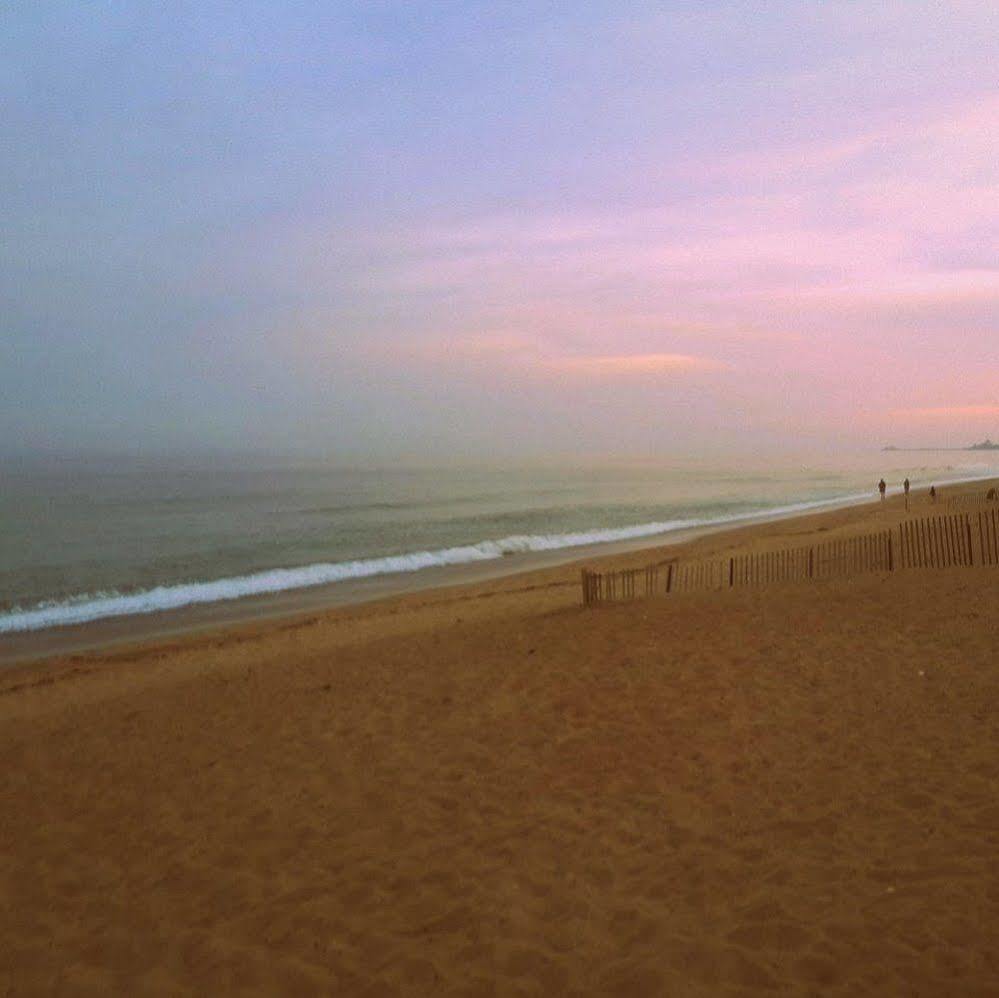 Misquamicut Beach Front Inn Westerly Buitenkant foto